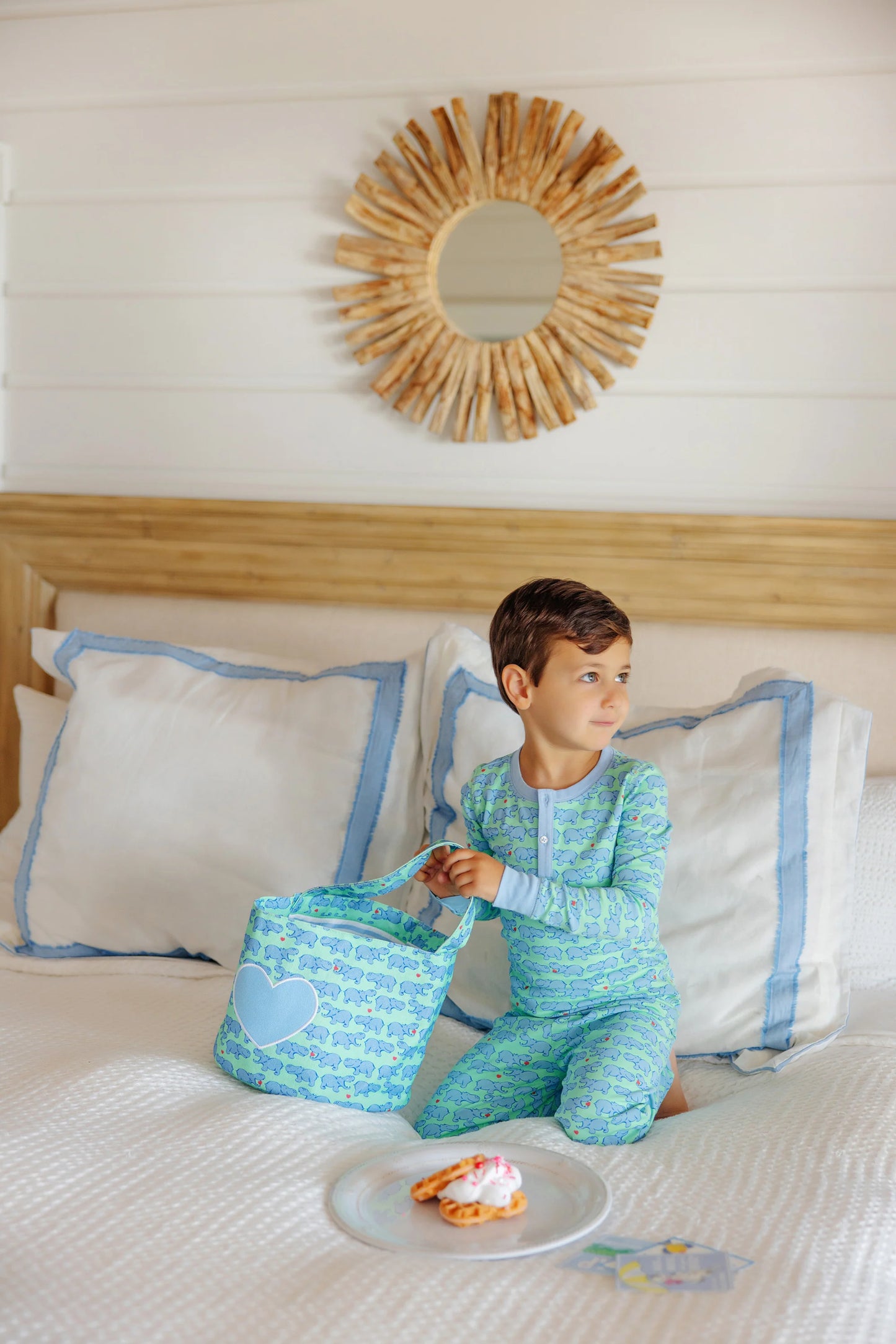 Buckets of Love - Hugga Hippo Beale Street Blue