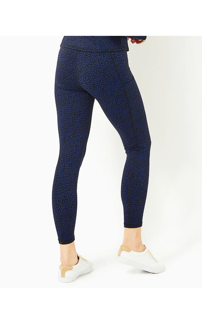 WEEKENDER HIGH RISE LEGGING, LOW TIDE NAVY TWISTED UP ACTIVE JACQUARD