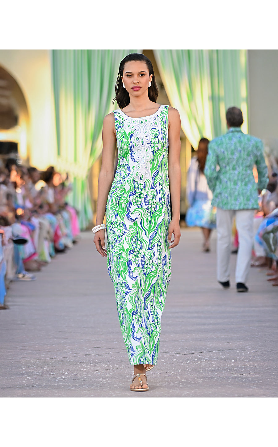 MARLEIGH STRETCH MAXI SHIFT, PUTTING GREEN OVERSIZED LILLY OF THE VALLEY