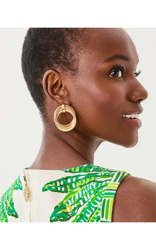 CHEVS KISS DOORKNOCKER EARRING, GOLD METALLIC