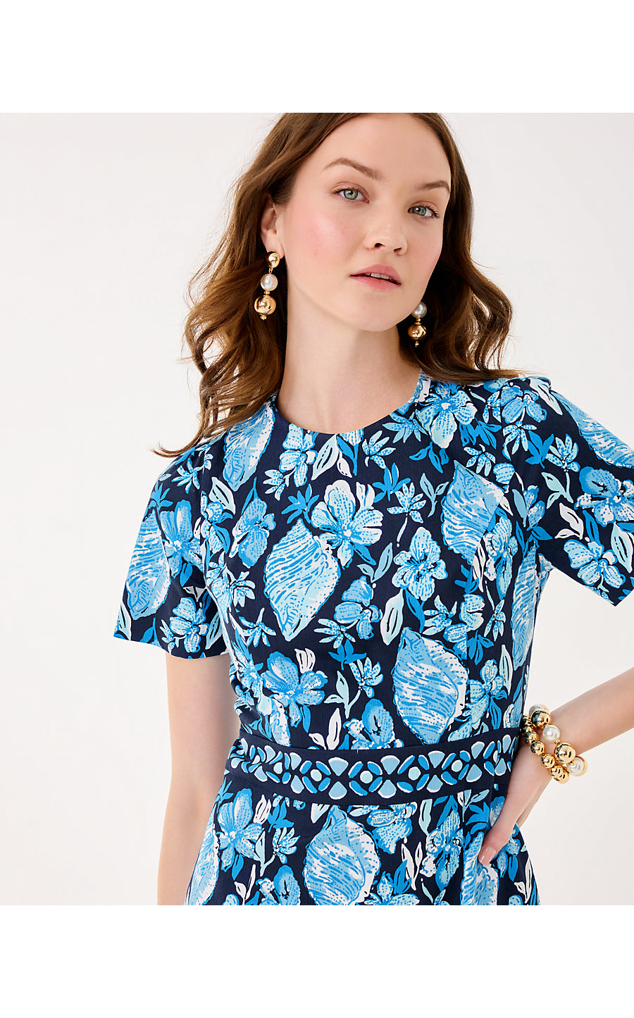 BRYNNE STRETCH SHIFT, LOW TIDE NAVY SEASHELL SPLENDOR ENGINEERED WOVEN SHIFT