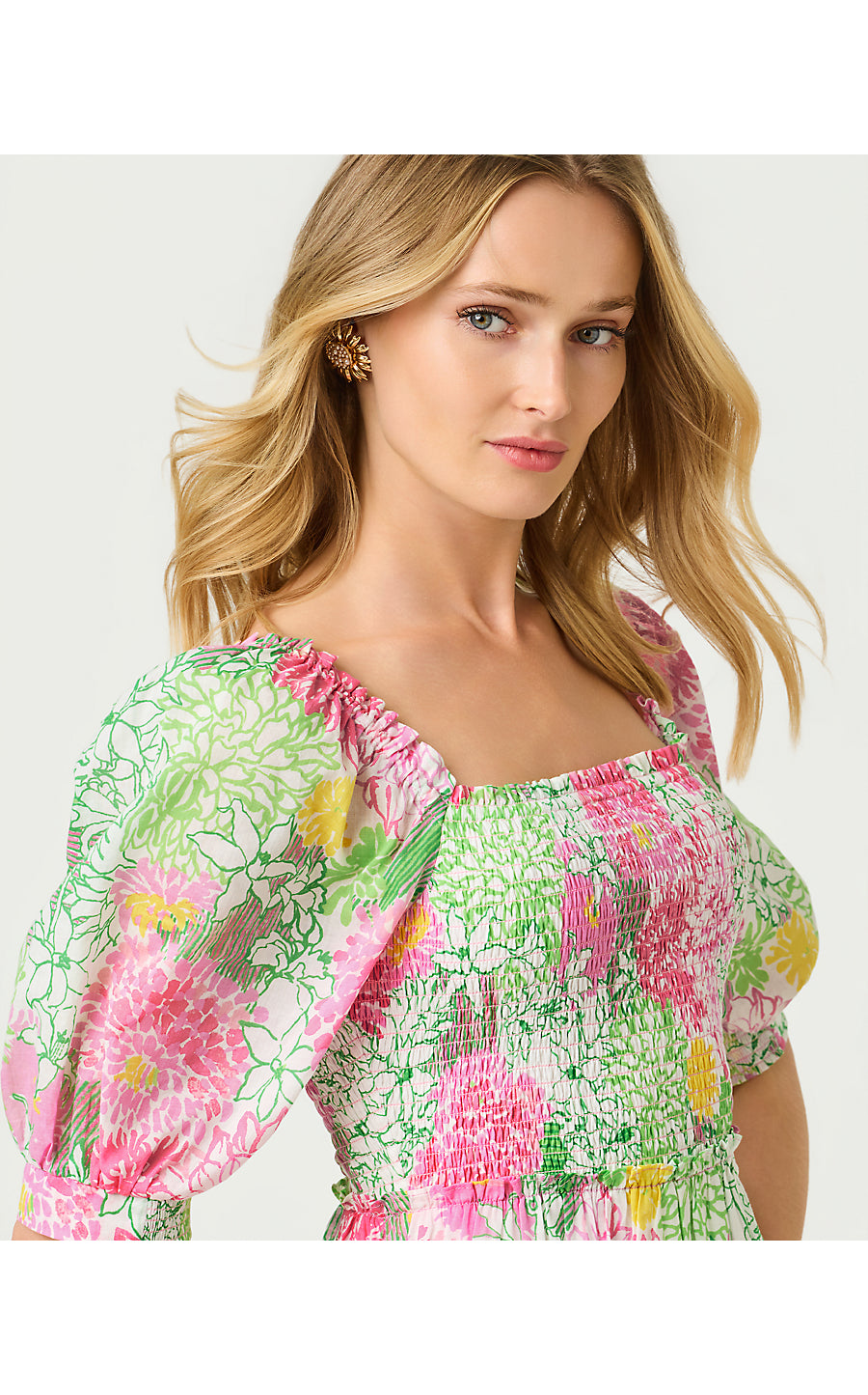 HADLY SHORT SLEEVE SMOCKED DRESS, RESORT WHITE MUM PATCH