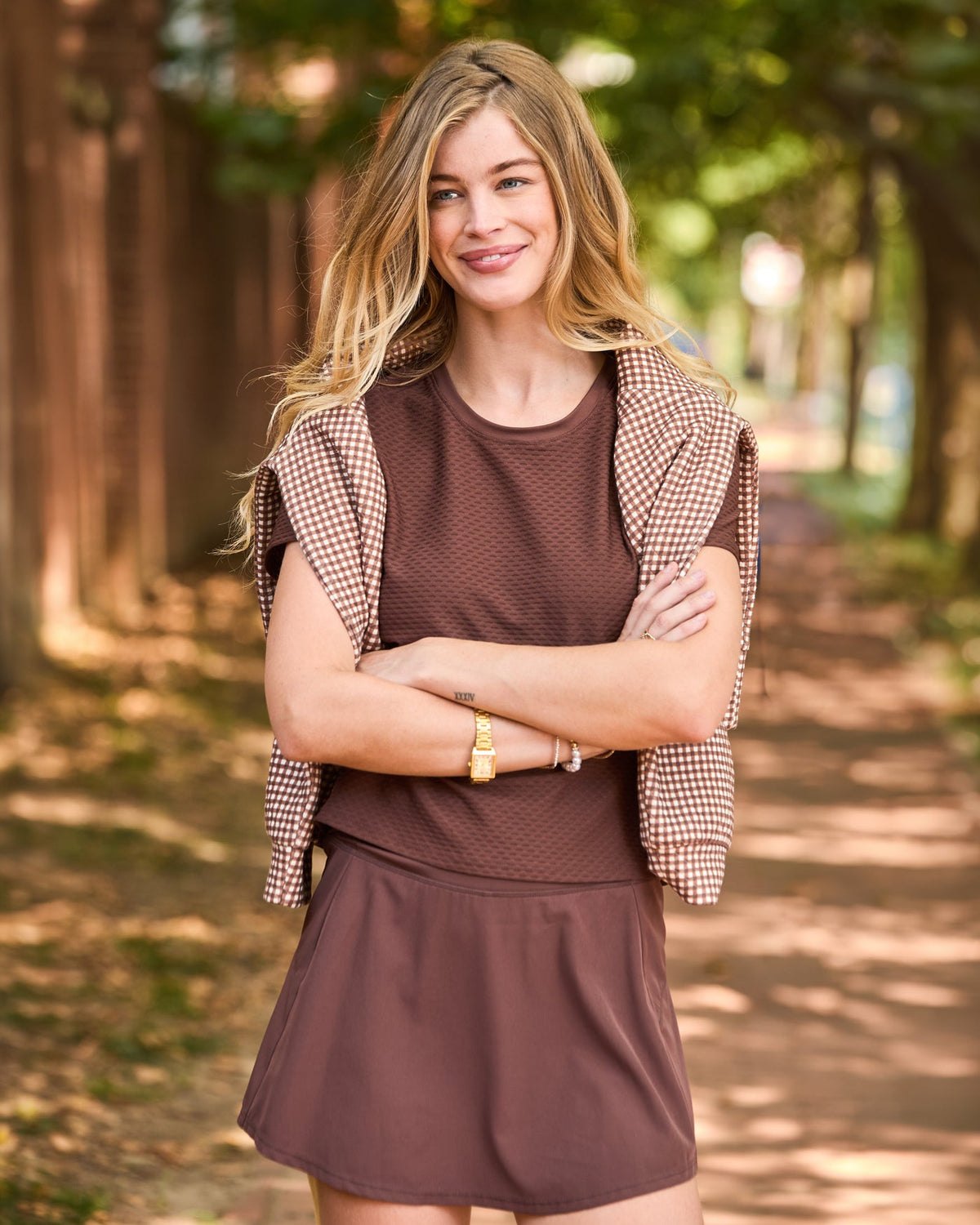 ACTIVE MESH EVERYOTHER DAY SHORT SLEEVE TOP - MILK CHOCOLATE